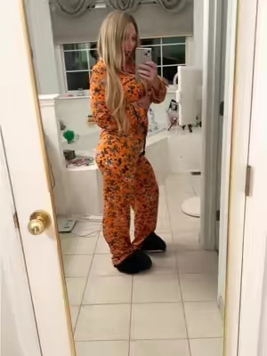 The whole purchase was necessary 🖤 #halloweenpajamas #justbeingjordann #curvyfashionblogger #fuzzyslippers #BackToSchool 