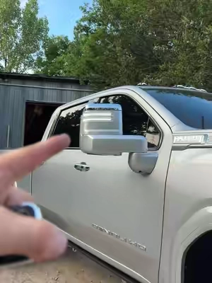 I absolutely love these aftermarket pure white with sequential turn signal mirror lights for your factory 2020+GMC/CHEVY 2500&3500 from @Sunpie.us 