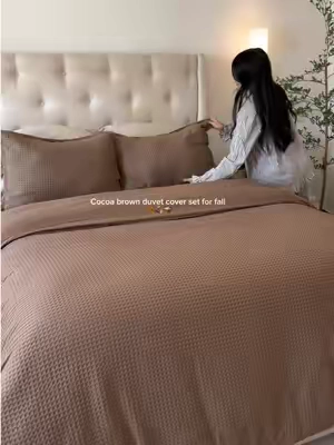Brown bedding will forever be my favorite 🤍☁️ This 3-piece duvet cover set gives the coziest luxury hotel vibes 🧺🪵 #duvetcover #TikTokshopbacktoschool #bedding #fallvibes #duvet 