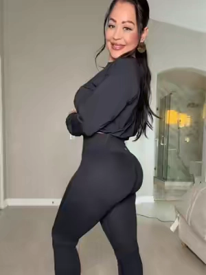 Halara Push-Up 🍑leggings @Halara_official #halara #halaraleggings #flare leggings #ActiveinHalara #tiktokshopcreatorpicks 