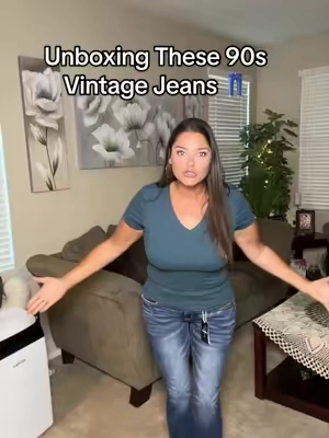 Unboxing the Flamingals 90s Vintage Slant Pocket Mid Waist Straight Leg Jeans for Women 👖✨ First impressions of the denim, straight-leg silhouette, mid-waist fit, slant pocket details, and overall vintage-inspired look. These women’s vintage jeans are giving classic 90s denim vibes and look so easy to style with everyday tops, sneakers, boots, or a fitted tee. If you’re searching for 90s vintage jeans, women’s straight-leg jeans, mid-waist jeans, vintage denim, or casual women’s fashion, add these to your denim wishlist. #90sVintageJeans #StraightLegJeans #VintageDenim #WomensJeans #TikTokshopbacktoschool 
