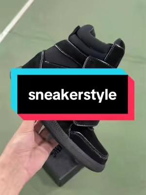 Easily a 10/10 pair 🖤 #sneakers #Y2K #fashion 