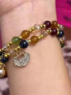 Evita comprar esta pulsera que atrae la riqueza,no quiero que tengas una vida mejor que la mía.#moneybracelet #atraerdinero #brazalete#fyp #regalo 