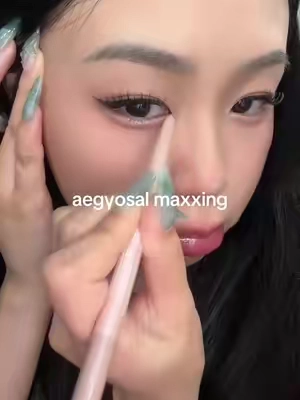 fav aegyosal pencil so quick so easy #aegyosal #colorgram #undereyemakeup @colorgram 