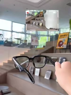 This is what future fashion looks like 🚀🕶️✨ #tiktokshop #aitiktokshop #fyp #fashion #tiktokmademebuyit #glasses #fashiontiktoks #aiglasses #cameraglasses #Tech #smarteyewear #camera