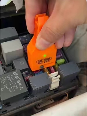 High-resistance 5V-90V LED digital. #circuittester #automotive #ledtester #probadordecorriente #sohochic 