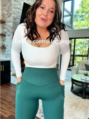 Tummy control legging #halara #activewear #leggings #falloutfit #midsizefashion 