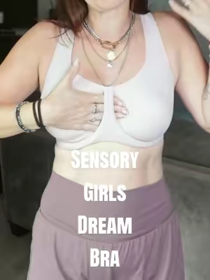Replying to @Scottie I adore this bra so much as someone who seriously haaaaates when my boobs touch together for extended periods of time. And I know saying life changing is dramatic but I’m being so for real  @Delimira  #highimpactbra #highgorebra #sportsbra #braforlargebust #largebustapproved 