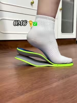 Don’t be fooled—soft insoles only make it worse.#insoles #plantarfasciitis #tiktokshopdealsforyoudays #heelpain #pcssole 