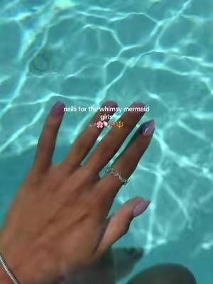 🧜🏽‍♀️💅🏽🌸🦀  @Glamnetic  #TikTokshopbacktoschool #pressonnails #beautydiy 