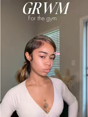 Am I crazy or is the skincare really creating a barrier between me & the sweat ??😂  #grwm #grwmforgym #morningskincare #morningroutine 