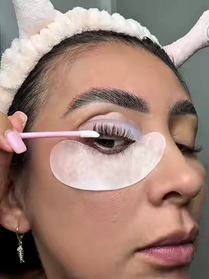 La mejor opción para hacer un lifting de pestañas en casa es esta y súper fáci de hacerlas!! #ClionePrimePartner #sponsored #clioneprime #koreanlashliftkit #tiktokshopspringglowup Ad (results may vary) 