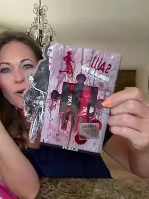 @Glamlite horror movie lip kit. #lipcombo #lipgloss #lipliner #TikTokshopbacktoschool 