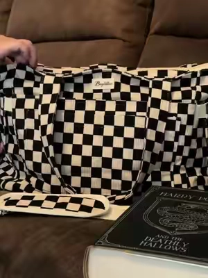 7673527115412688141