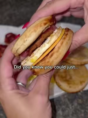 Breakfast just got easier (& more delicious) 🥞🍳🥓😋 #easybreakfast #mealprepideas #breakfastideas #cookingathome #homemadebreakfast 