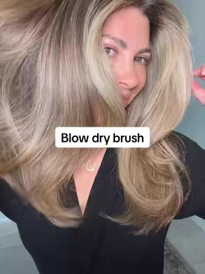 Okay this hair dryer brush might be the easiest volume I’ve ever gotten without a full blowout routine. It dries and volumizes at the same time so my hair looks salon fresh in half the time, no extra brush needed. If you struggle with flat roots or just want that bouncy blowout look at home, this one’s worth trying 🤍 @tymobeauty_official #tymobeauty #tymovolumizerplus #hairdryerbrush #volumizedhair #blowoutathome 