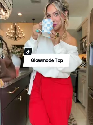 Replying to @candice.majowski this top tho👌🏼 No bunching, no extra bulk under your jeans, just a flattering fit that does the work for you🤎 @GlowmodeUS #athletictop #offshouldertop #midsizeoutfits #fallfashion 
