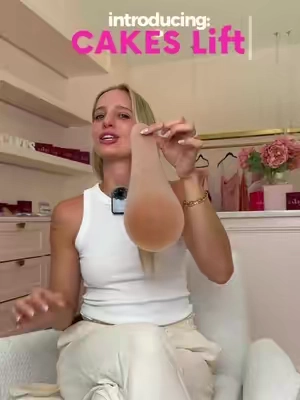 Think of it as your new 3-in-1 styling solution for lift, shape + coverage! Made for all those tops and dresses you love, but don’t necessarily love with a bra. 💅✨ #cakesbody #newproduct #cakeslift 