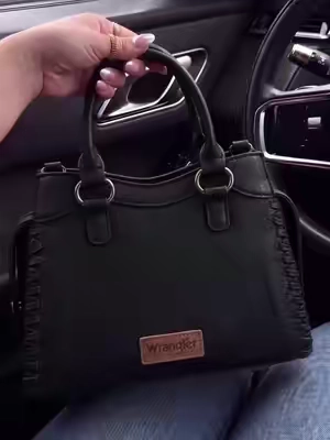 The product is in the cart, my dear friends. #bags #handbags #womenbag #bag #womenbags 