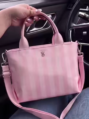 The product is in the cart, my dear friends. #bags #handbags #womenbag #bag #womenbags 