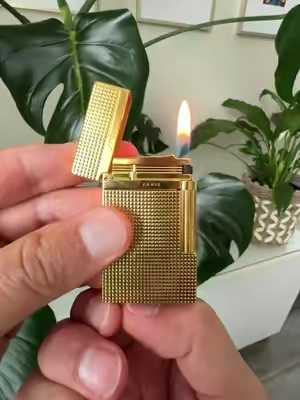 Beautiful Dupont Diamond Golden Luxury Lighter! #coollighters #dupontlighter #luxurylighter #vintagelighter #coollightersformen  