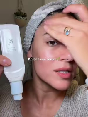 You’re under eyes are going to thank you🌱 #undereyecircles #koreaneyeserum #eyecreamtips #eyewrinkles #eyeserum 