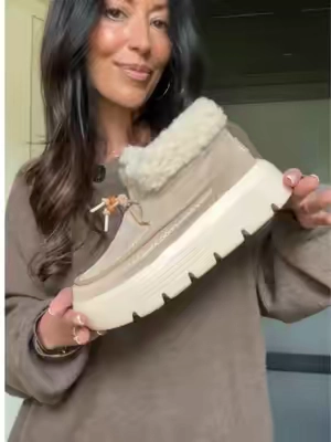 The boots are CUTE! And warm and gonna carry me through many a fall and winter day in Buffalo. 