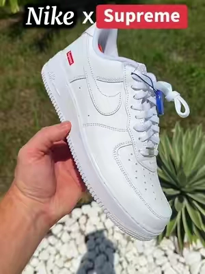 Nike x Supreme 🔥🔥🔥#tiktokshopcreatorpicks #TikTokshopbacktoschool #nike #supreme #shoes 