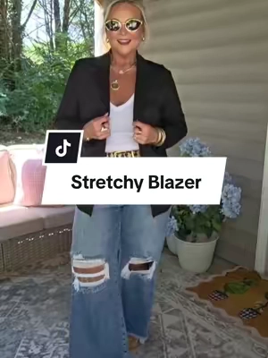 Finally a blazer that is comfy and stretchy! @Imily Bela Living #blazer #falloutfits #midsizefashion #chicstyle #CapCut 