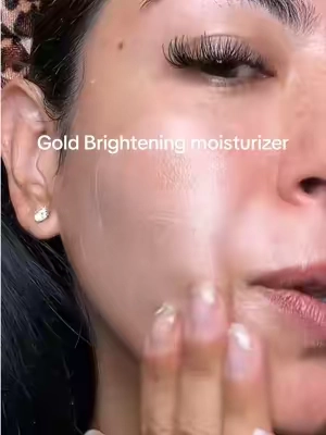 When dermatologist create the best vitamin c brightening moisturizer 🙌🏽 @DRMTLGY 🙌🏽 #dermatologistapproved #medicalgradeskincare #matureskincare #vitamincskincare #brightening 