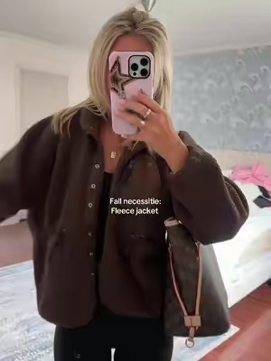 #falljacket #fallstaples #sherpa #sherpajacket #brownsherpajacket 