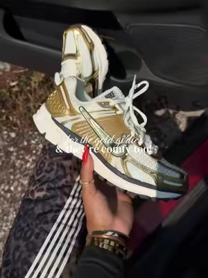 Aren’t they so FIREEE!?! ✨❤️‍🔥❤️‍🔥❤️‍🔥 RUN! #nikevomero5 #nikesneakers #goldgirl #sneakers #girlysneakers 