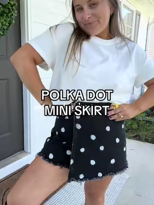 Cutie fit check ✨ #miniskirt #polkadot #miniskort #outfitinspo 