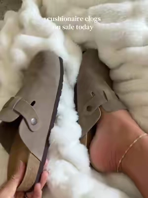 #cushionaire #clogs #clog #fallshoes #tiktokshopcreatorpicks 