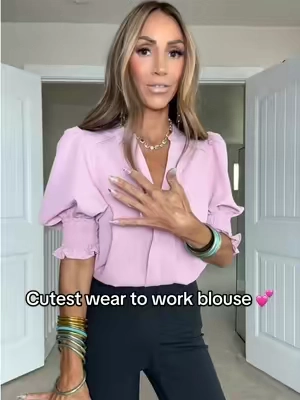 This is the cutest wear to work shirt. 🤌 It’s light, elevated, comfy, and easy to style. 💕 would look cute with jeans too. So cute ☺️ 