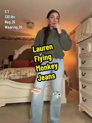 Wide leg jeans are making a comeback 🥰 @Wild Oak Boutique #widelegjeans#highwaistedshorts#jeans#90s#distressedjeans 