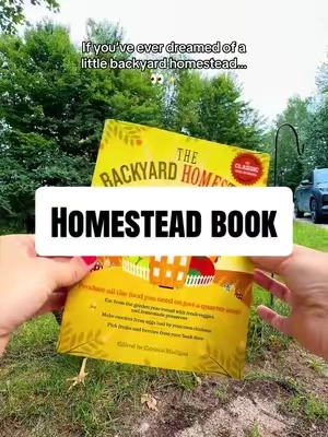 If you’ve been wanting to start homesteading but feel overwhelmed by where to begin, this book pulls a lot of it into one place. 🌱 Growing grains + vegetables 🐔 Raising animals for eggs, meat + dairy 🐝 Keeping honey bees 🥫 Canning, drying + pickling 🍓 Preserving your harvest for later Such a good beginner-friendly guide for creating more from the space you already have. 🏡✨ #BackyardHomestead #Homesteading #BackyardChickens #Gardening #GrowYourOwnFood 