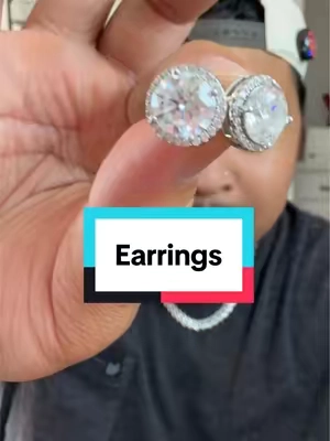 If you’re looking for some quality earrings  #SilverEarrings #Earrings #Jewelry #Moissanite #studearrings 