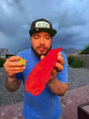 Long 🌶️ style! Papa Nichos Fuego Beef Jerky 🌶️🔥 Big beefy flavor with a spicy kick that keeps you reaching back in the bag. If you like your jerky with some HEAT, this one’s worth trying.  #PapaNichos #BeefJerky #FuegoJerky #SpicyJerky #SpicySnacks