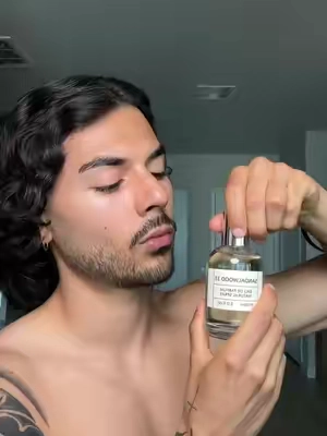 El sandalwood 33 es perfecto para cualquier ocasíon! #santal33 #perfumetiktok #perfumes 