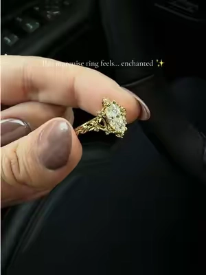 Marquise has always been my favorite stone shape 😍 #moissanitering #marquise #ring 