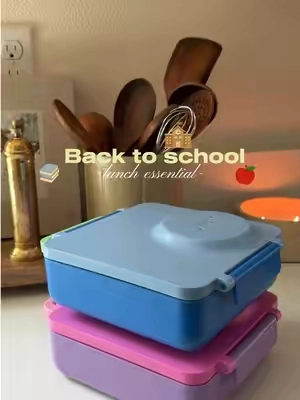 Really the only lunch box you need! Such great quality and comes in so many fun colors 🥰 #backtoschoolessentials #back2school #lunchbox #schoollunch #TikTokshopbacktoschool  