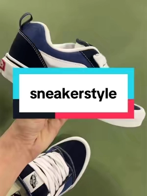 This colorway never misses 👟 #vans #sneakerstyle #streetwear