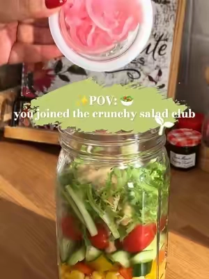 Welcome to crunchy salad club 😎✨🫙🥙#fyp #foryoupage #tiktokfinds #mealprepideas #mealprep #salad #EasyRecipe #TikTokshopbacktoschool #tiktokmademebuyit #masonjar 