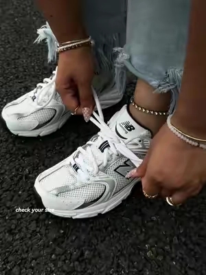 Super duper!!! 👀🤍 #flykicks #backtoschoolshopping #sneakers #newbalance #fyp 