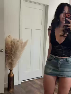 Something about a skort and lace #skort #concertoutfit #denimskort #westernfashion 