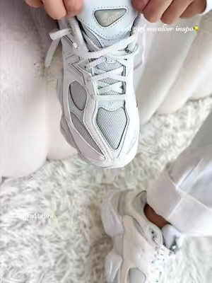 NEW BALANCE 9060 Reflection 🤍🤩 #flykicks #womenshoes #newbalance #comfy #newbalance9060 