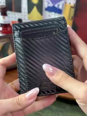 It's a really good men's wallet, and it's also perfect as a gift!💕 #menswallet#wallet#giftsforhim #NewDropsForYou #TikTokshopbacktoschool 