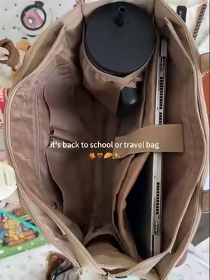 I get so many compliments on this khaki tote – people love the understated color and the puffy texture. It's subtle but standout. 🧸#TikTokshopbacktoschool #backtoschool #everydaybag #totebag #lovevook 