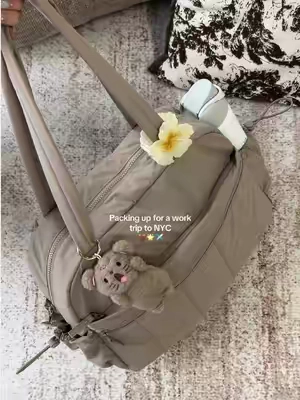 Packing my bags for a work trip to NYC✈️✨#travelbag #totebag #workbag #TikTokshopbacktoschool #collegebag 